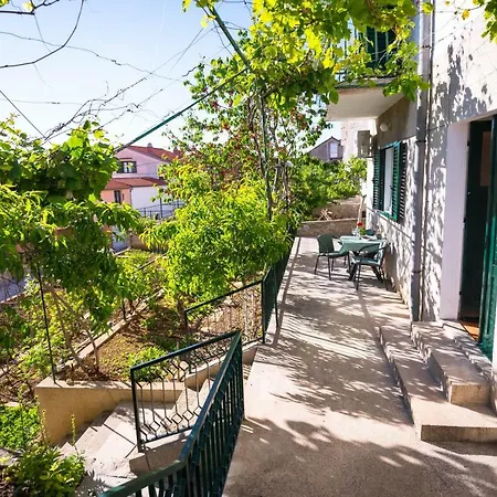 Korallion Apartment *